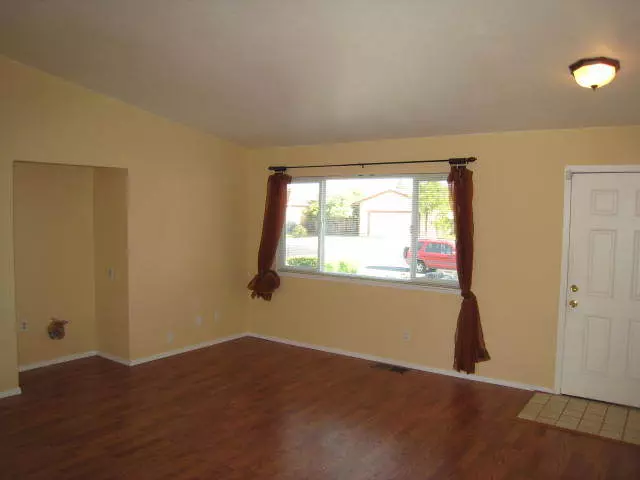 Charming 3-bedroom, 1-bathroom Home! photo 3