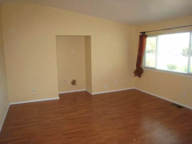 Charming 3-bedroom, 1-bathroom Home! photo 4