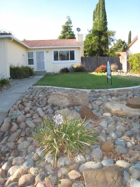 Charming 3-bedroom, 1-bathroom Home! photo 2