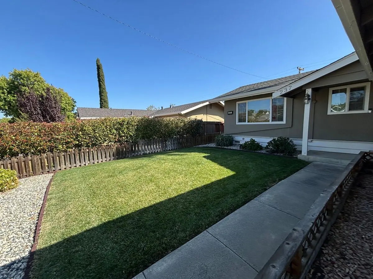 Charming 3br/1ba In Vacaville – Beautifully Maintained With Lush Yards &amp; Bonus Shed! photo 3