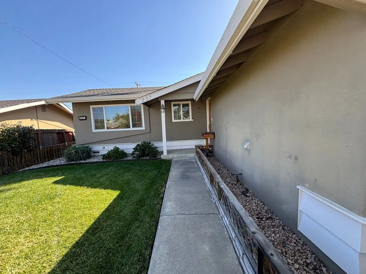 Charming 3br/1ba In Vacaville – Beautifully Maintained With Lush Yards &amp; Bonus Shed! photo 5