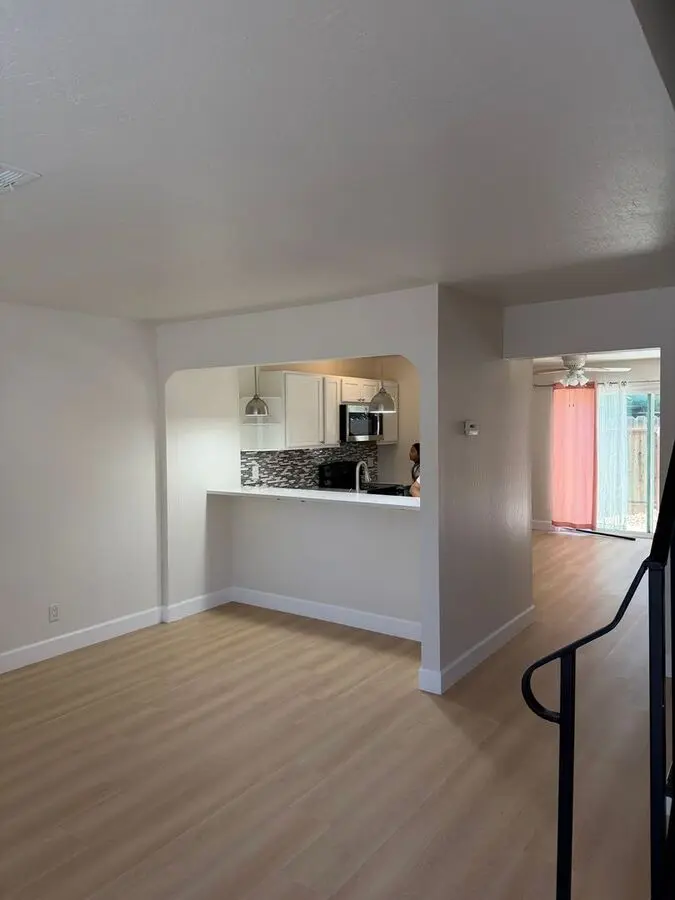 Great Looking Condo In A Nice And Clean Complex photo 4