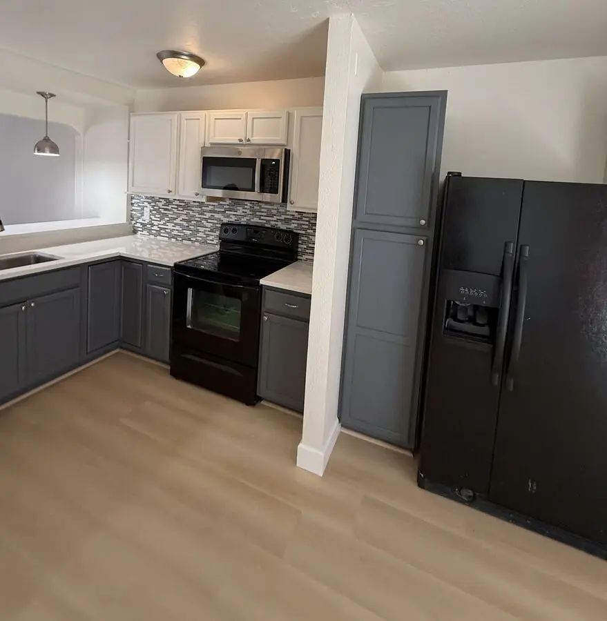 Great Looking Condo In A Nice And Clean Complex photo 5