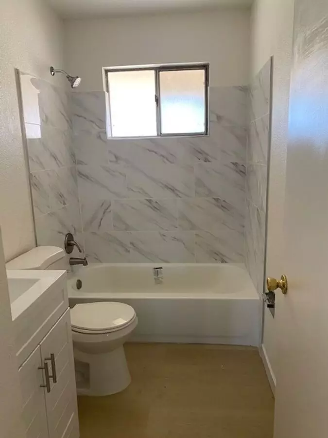 Freshly Updated Condo Unit With A Community Pool! photo 4
