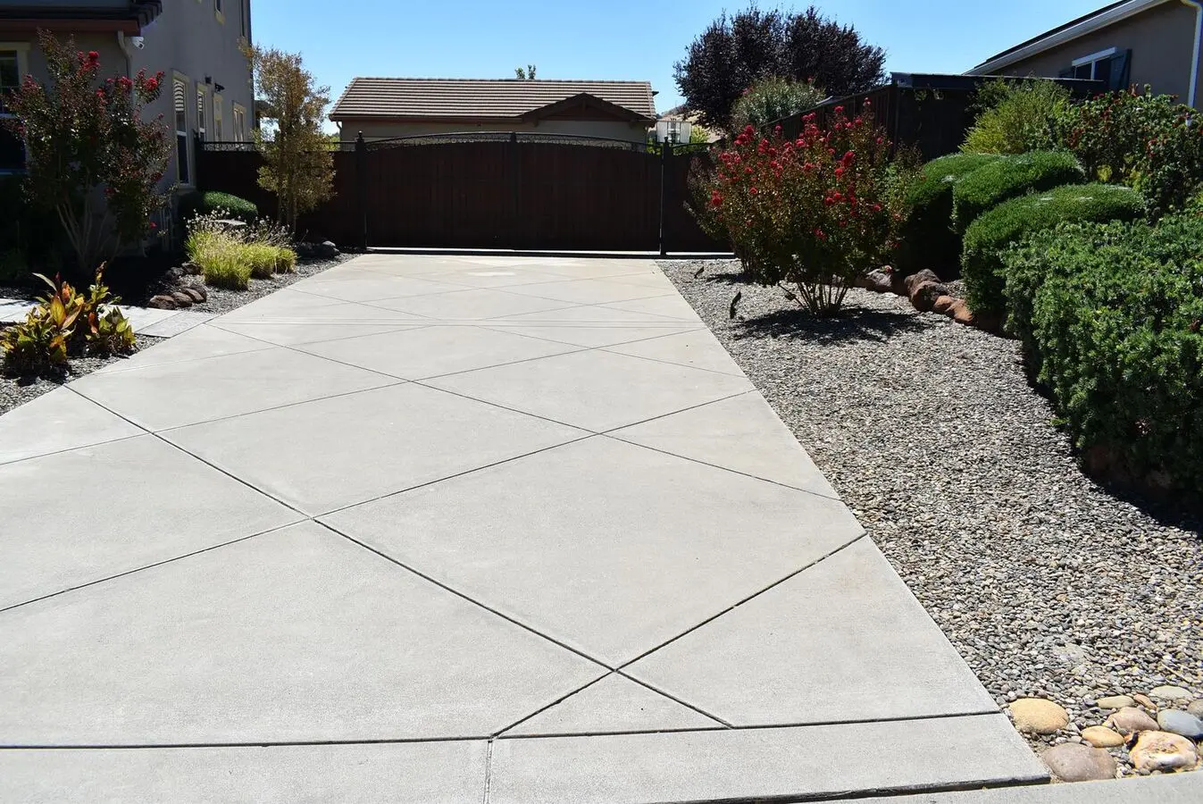 Gorgeous Brand-new Home With Solar, Electric Vehicle Charging, Paid Water/sewer, And Landscape Maintenance Included! photo 5