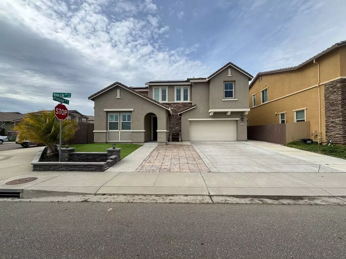 Modern 4bd Home In Brighton Landing | Solar | Bed &amp; Bath Downstairs photo 3