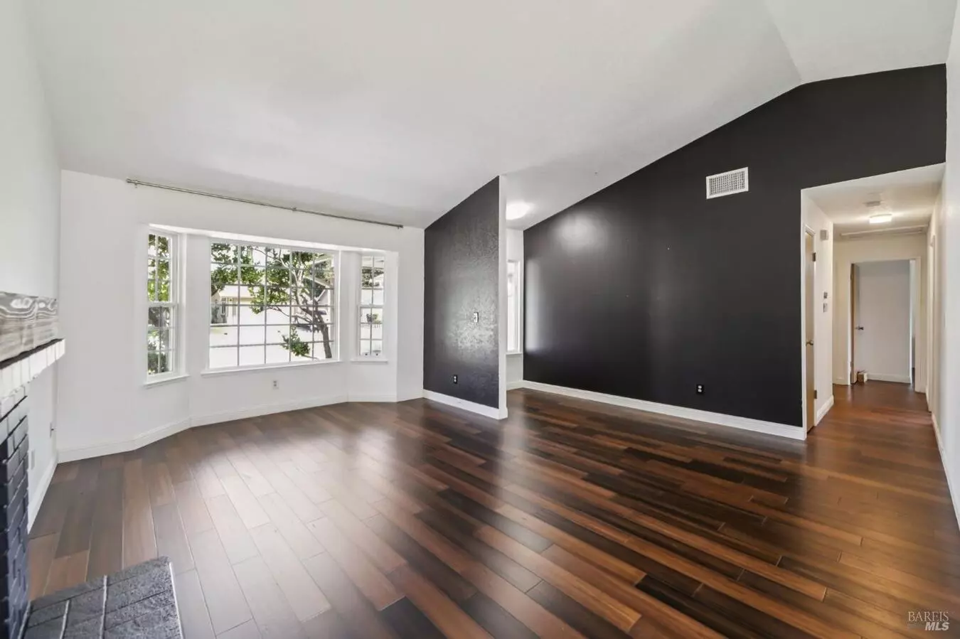 Nicely Updated, Situated Between Vacaville, Fairfield And Near Travis Air Force Base photo 4