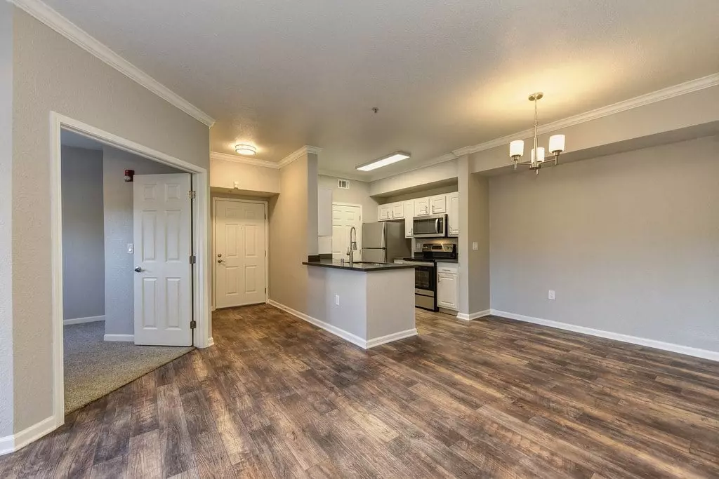 River Oaks Apartment Homes photo 4
