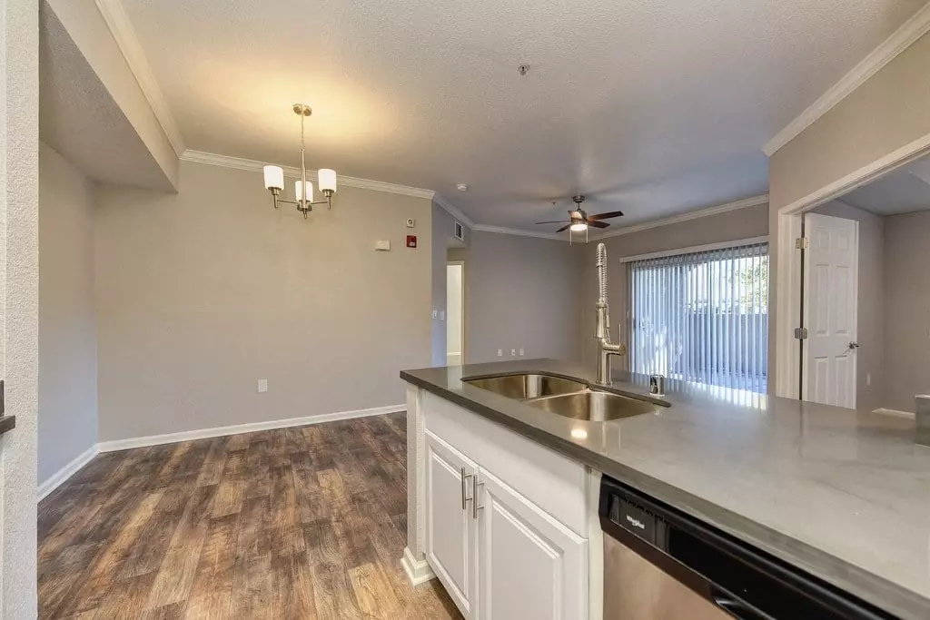 River Oaks Apartment Homes photo 5