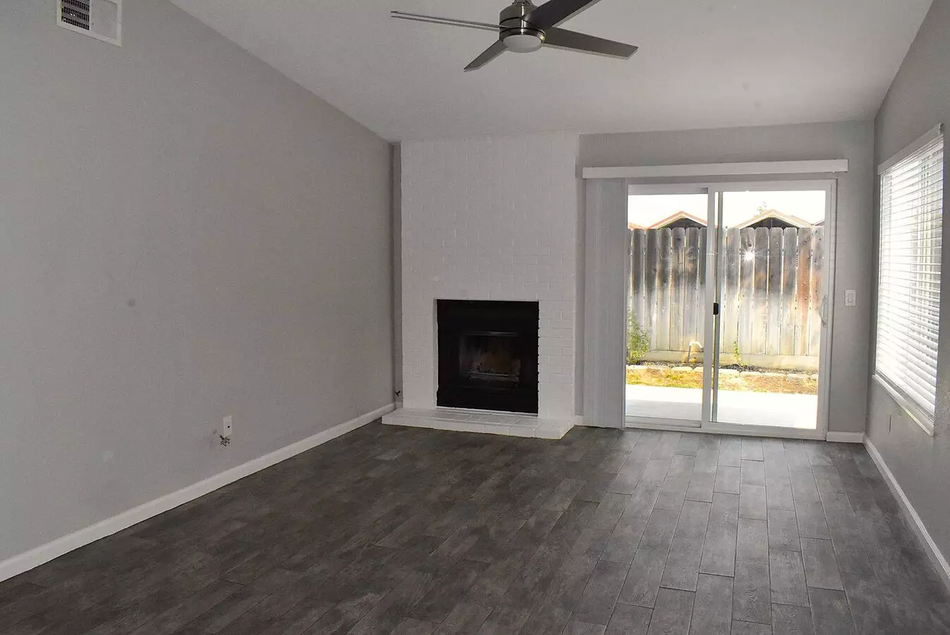 Tastefully Updated Home Close To Shopping And Remodeled Elementary School! photo 4
