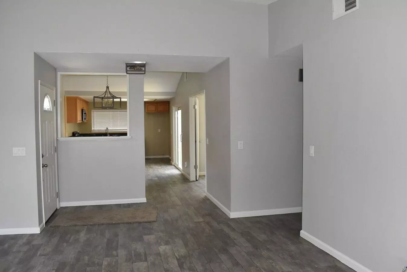 Tastefully Updated Home Close To Shopping And Remodeled Elementary School! photo 5