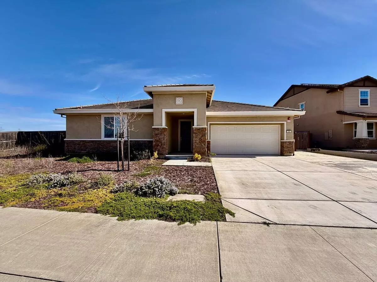 Vacaville 4 Bed | 3 Bath | Single-story | 2,490 Sf | Built In 2021 photo 2