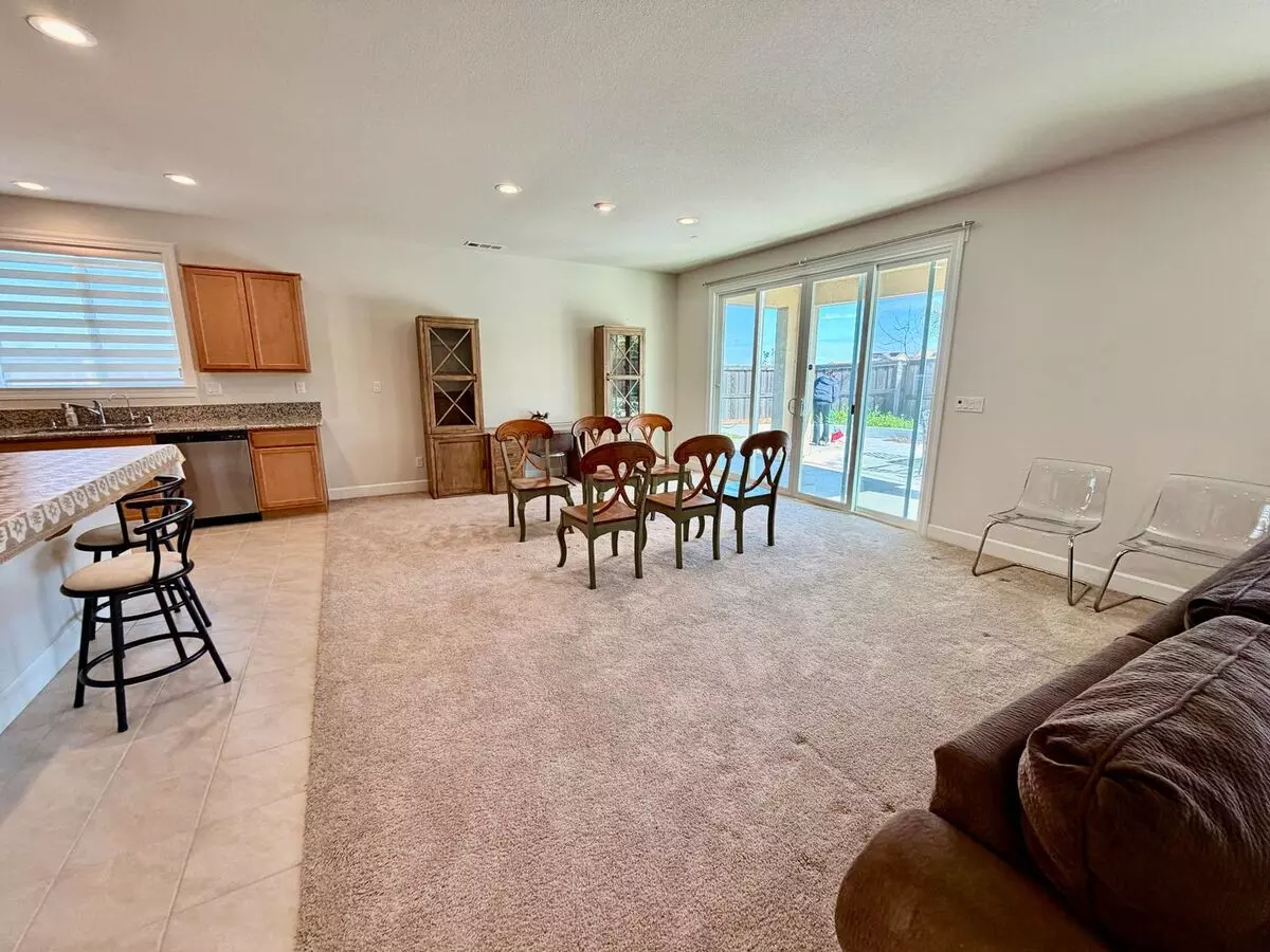 Vacaville 4 Bed | 3 Bath | Single-story | 2,490 Sf | Built In 2021 photo 4