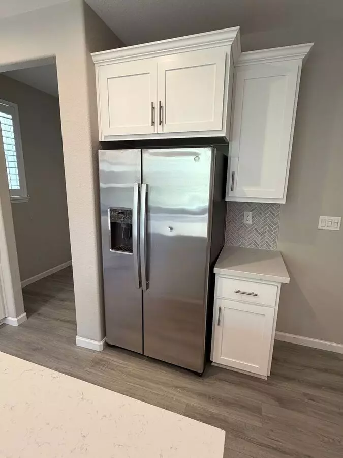 Welcome To 700 Apricot! Located In The Heart Of Vacaville. photo 5