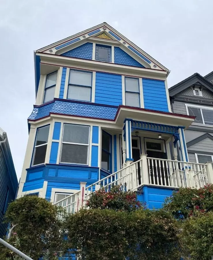 1 Br, 1 Bath, 690 Sq. Ft. Victorian Unit - Close To Ferry Terminal photo 2