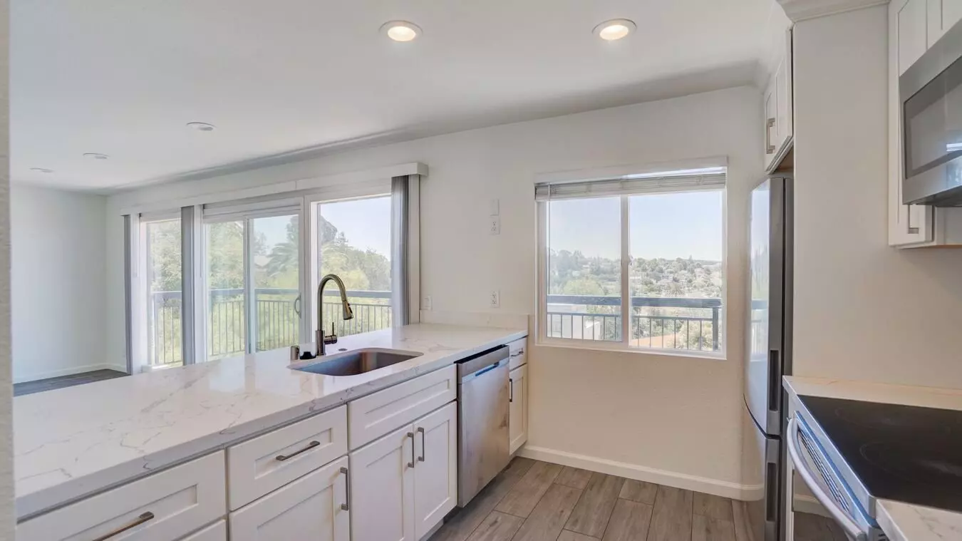 Edgewater Apartments photo 3