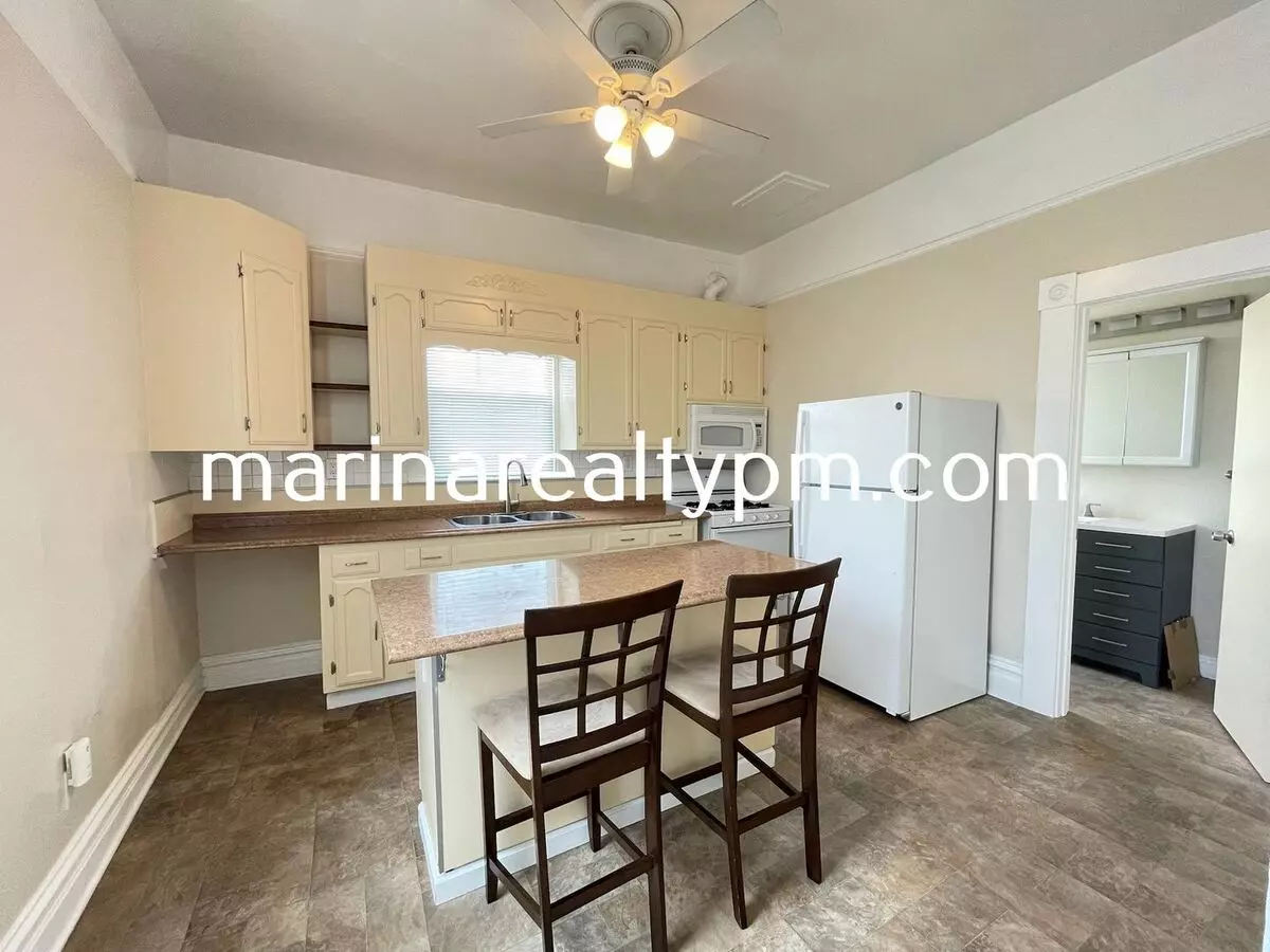Sonoma Blvd Apartments photo 5