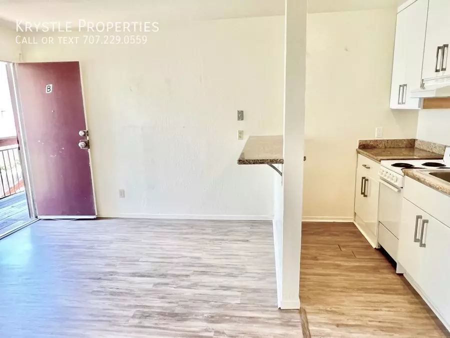 241 Kentucky St Vallejo, CA 94590 photo 2