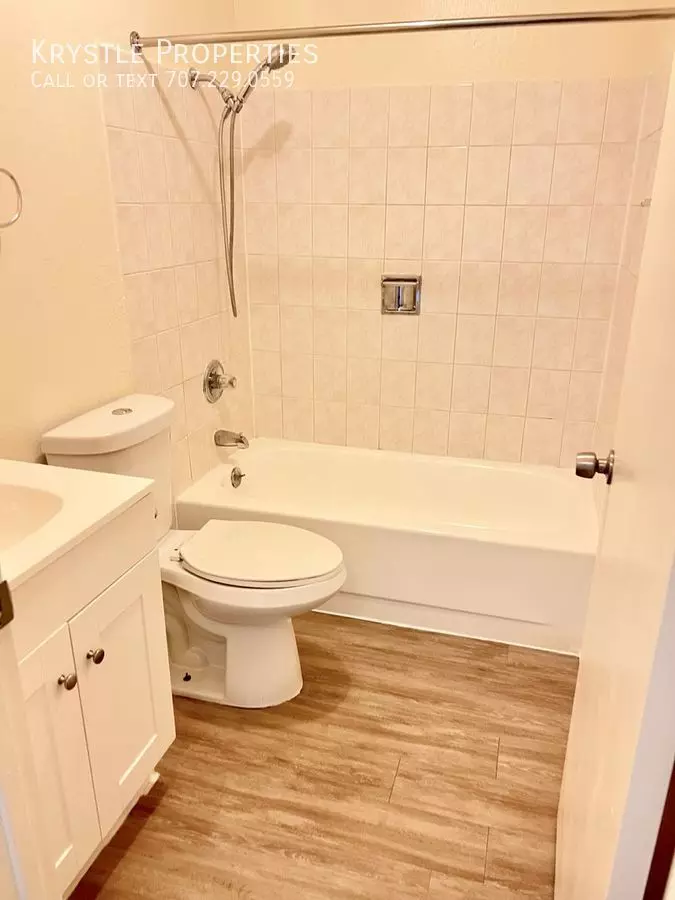 241 Kentucky St Vallejo, CA 94590 photo 5