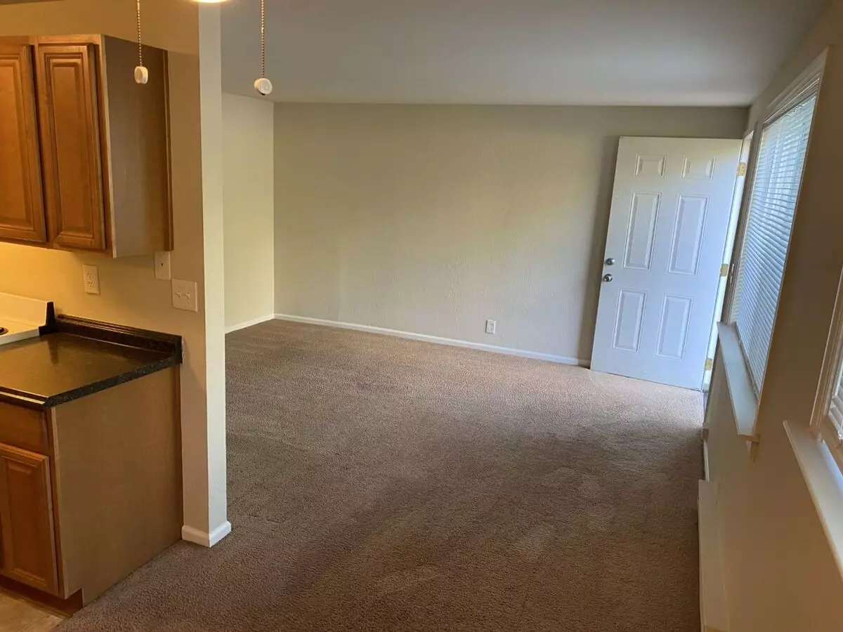 403 Trinity St Vallejo, CA 94590 photo 5