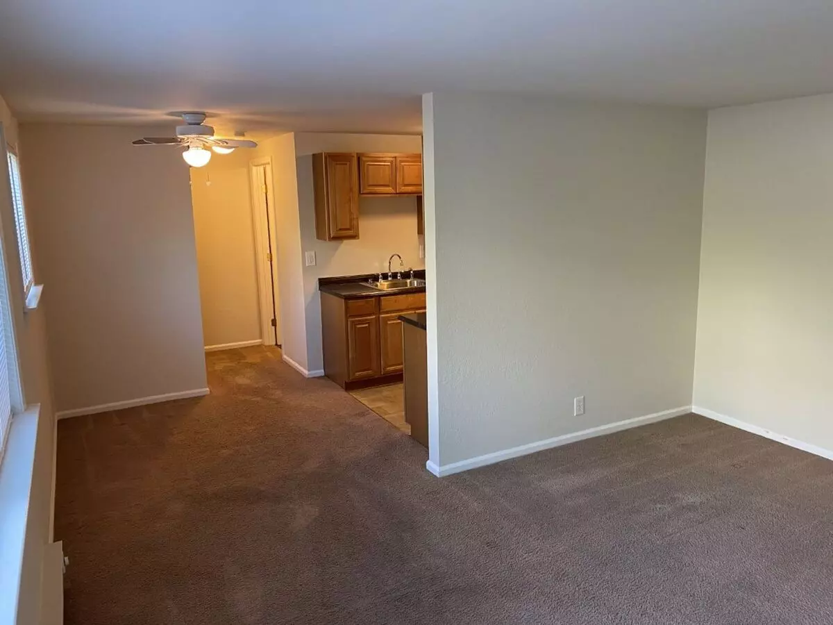 403 Trinity St Vallejo, CA 94590 photo 4