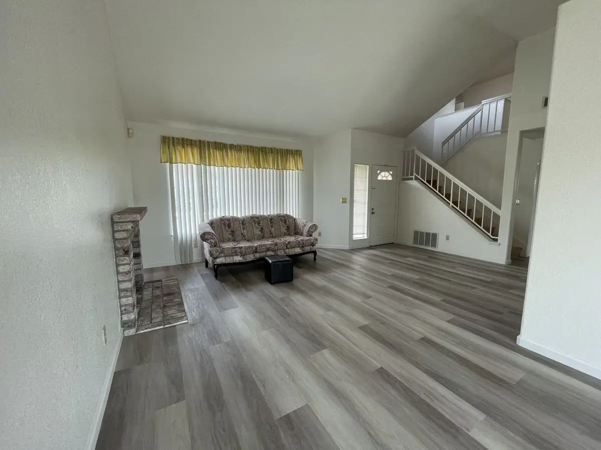 125 Ramsgate Way photo 5