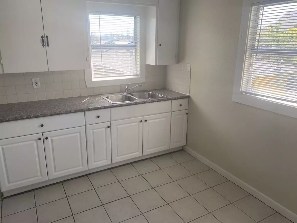Lovely 2 Bedroom, 1 Bathroom Unit In Vallejo! photo 4