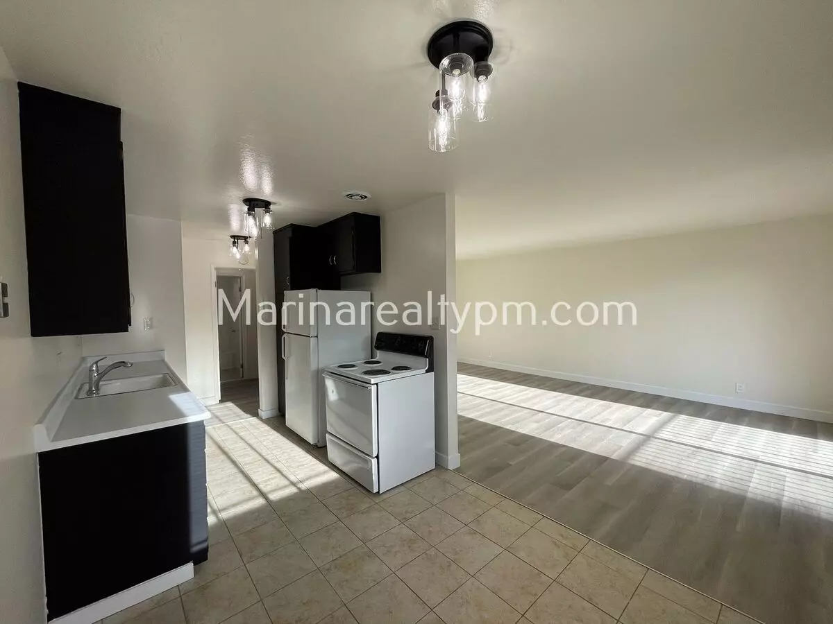 New Flooring! 1 Bedroom 1 Bath On Site Coin Laundry And Off Street Assigned Parking Near Mare Island &amp; Vallejo Ferry Building photo 2