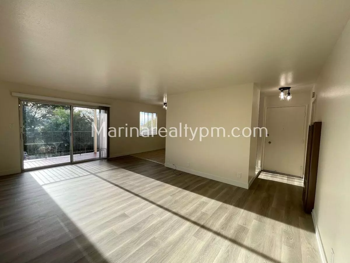 New Flooring! 1 Bedroom 1 Bath On Site Coin Laundry And Off Street Assigned Parking Near Mare Island &amp; Vallejo Ferry Building photo 4