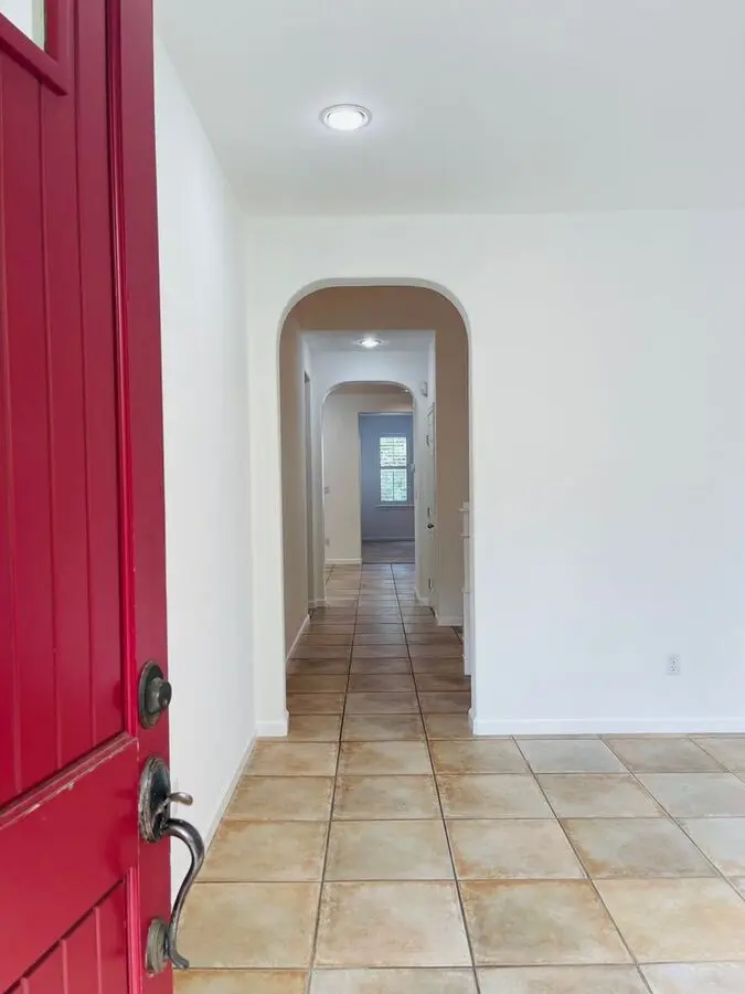 Stunning 3br/3ba Home In Desirable Gated Community photo 5