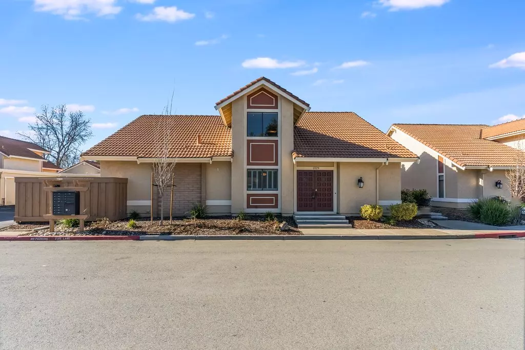 1029 Northoak Dr photo 4