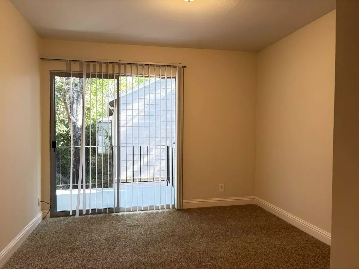 Vista Palms Apartments photo 5
