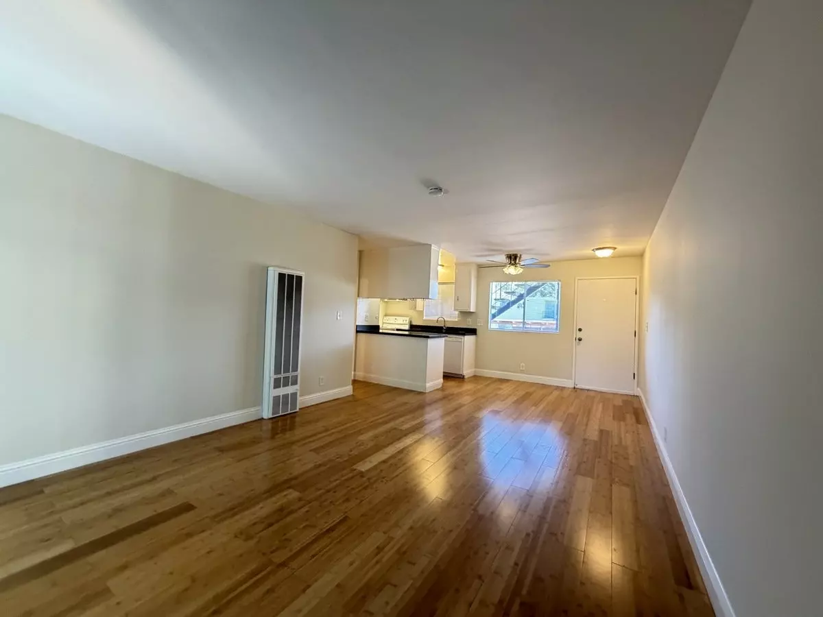 Vista Palms Apartments photo 2