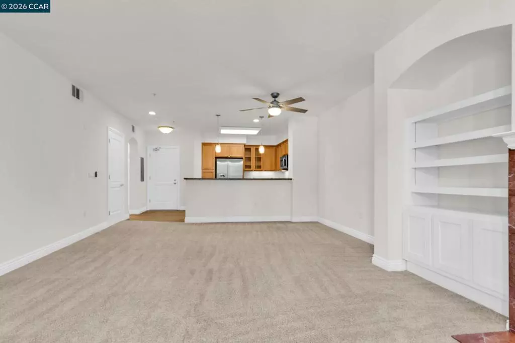 1310 Creekside Dr photo 3