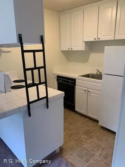 1400 Creekside Apartments CDM photo 5