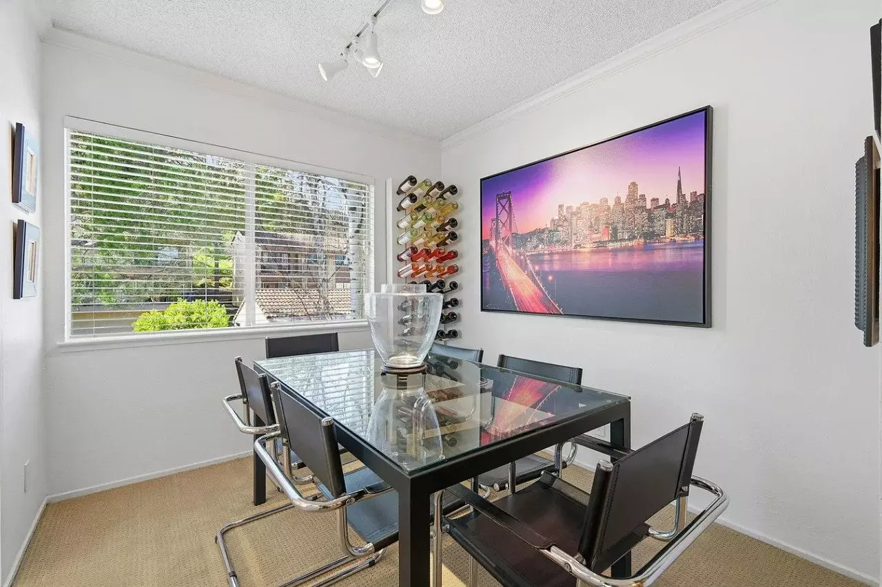 1501 Ptarmigan Dr photo 3