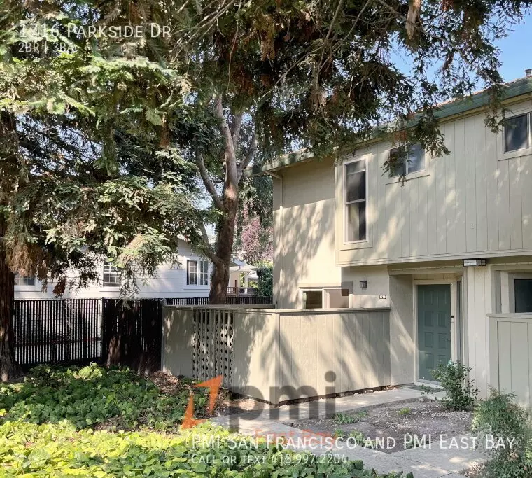 1716 Parkside Dr photo 2