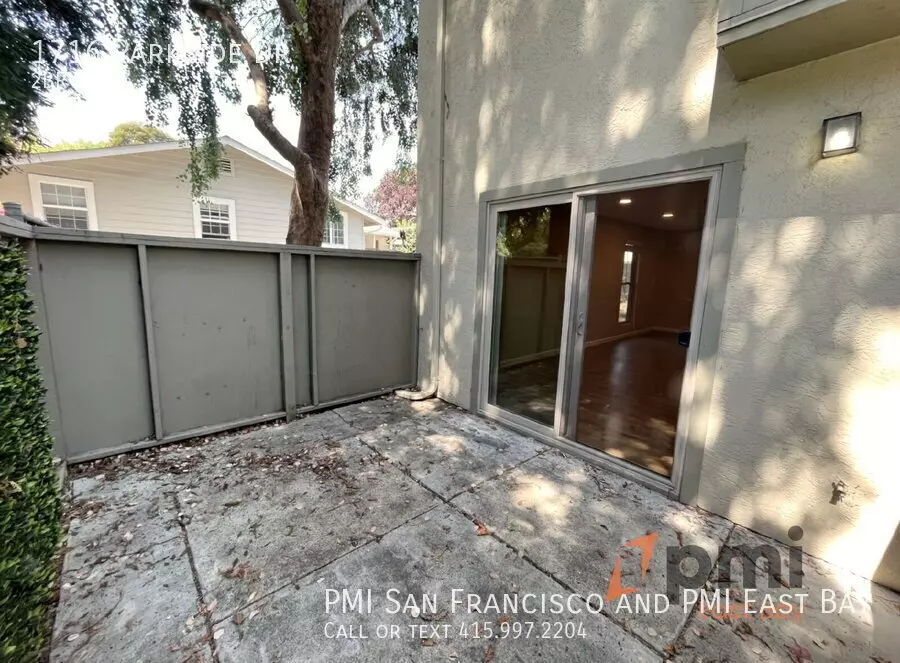 1716 Parkside Dr photo 3