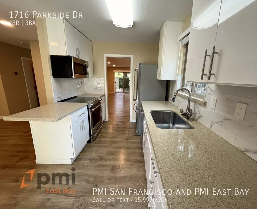 1716 Parkside Dr photo 4