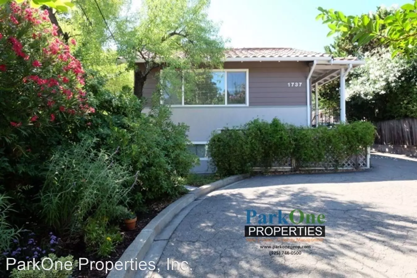 1737 Parkside Dr photo 2
