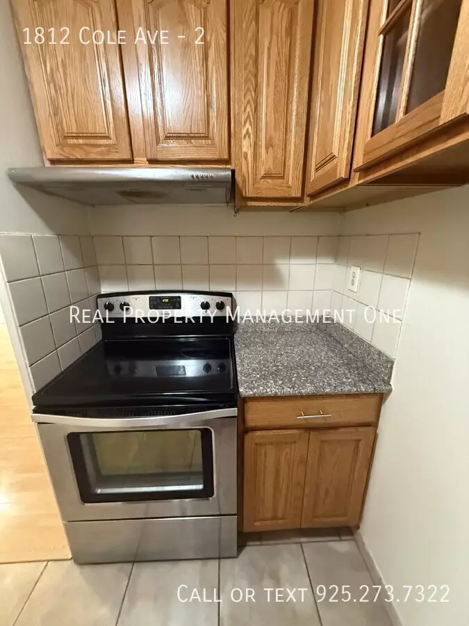 1812 Cole Ave photo 4