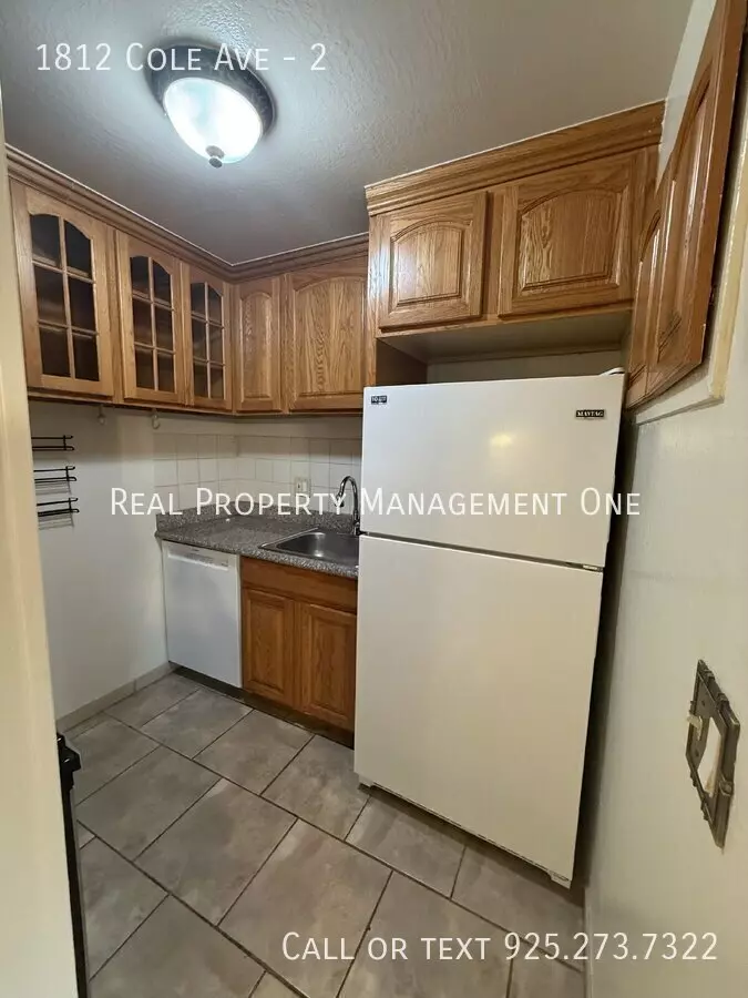 1812 Cole Ave photo 5