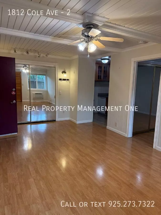 1812 Cole Ave photo 3