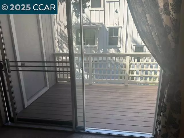 2723 Oak Road P - 1 photo 4