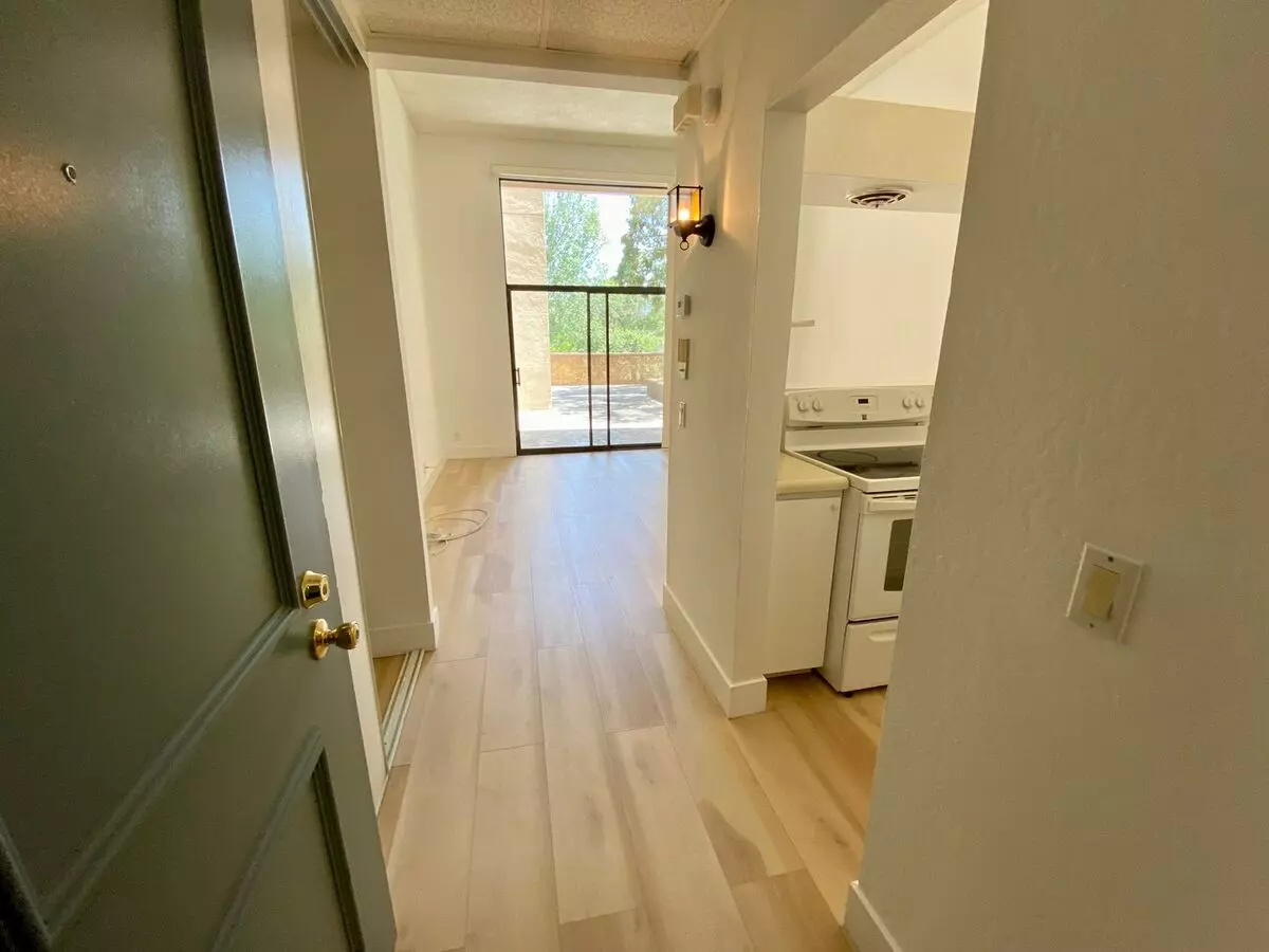 310 N. Civic Dr. #301, Walnut Creek - Keys Resort Living photo 3