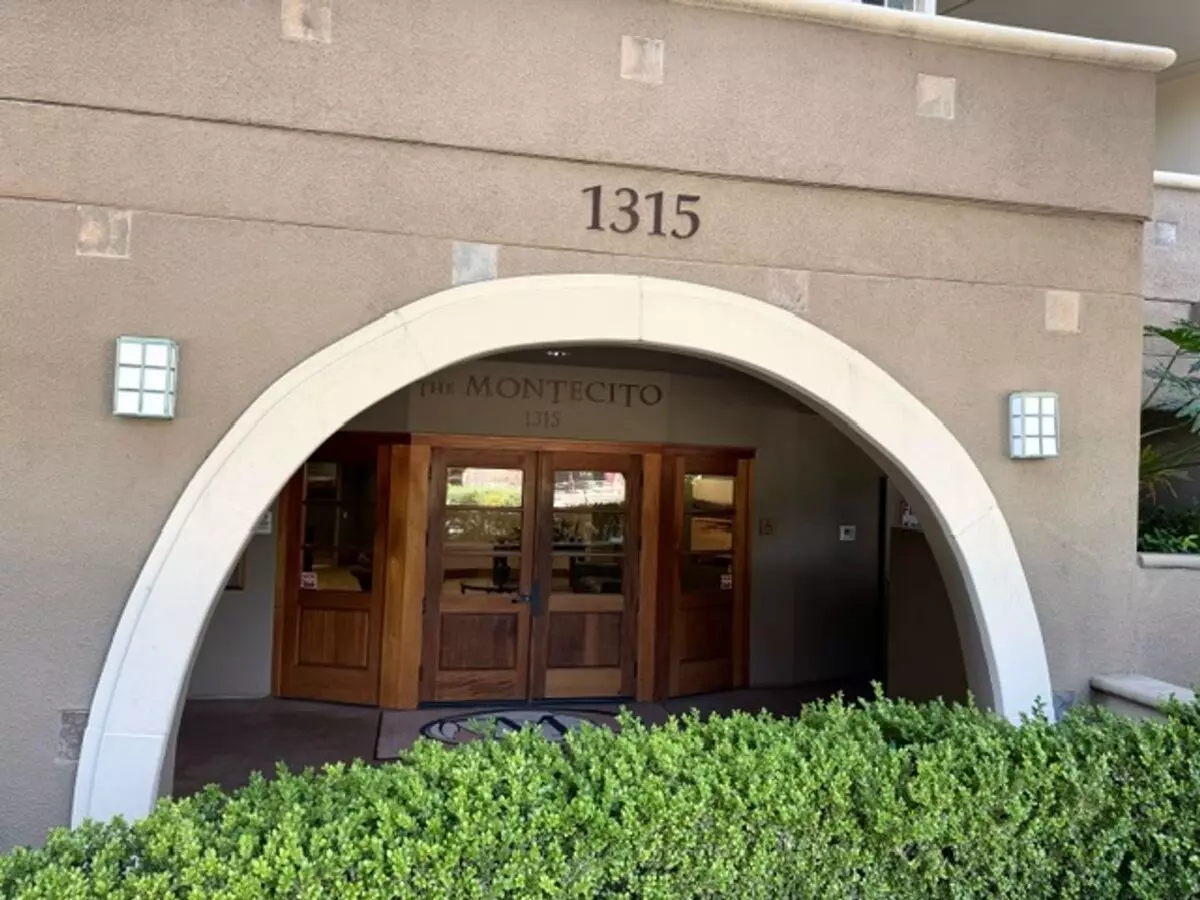 Beautiful 1 Bedroom, 1 Bath Condo Downtown Walnut Creek. In-unit Washer &amp; Dryer! photo 4