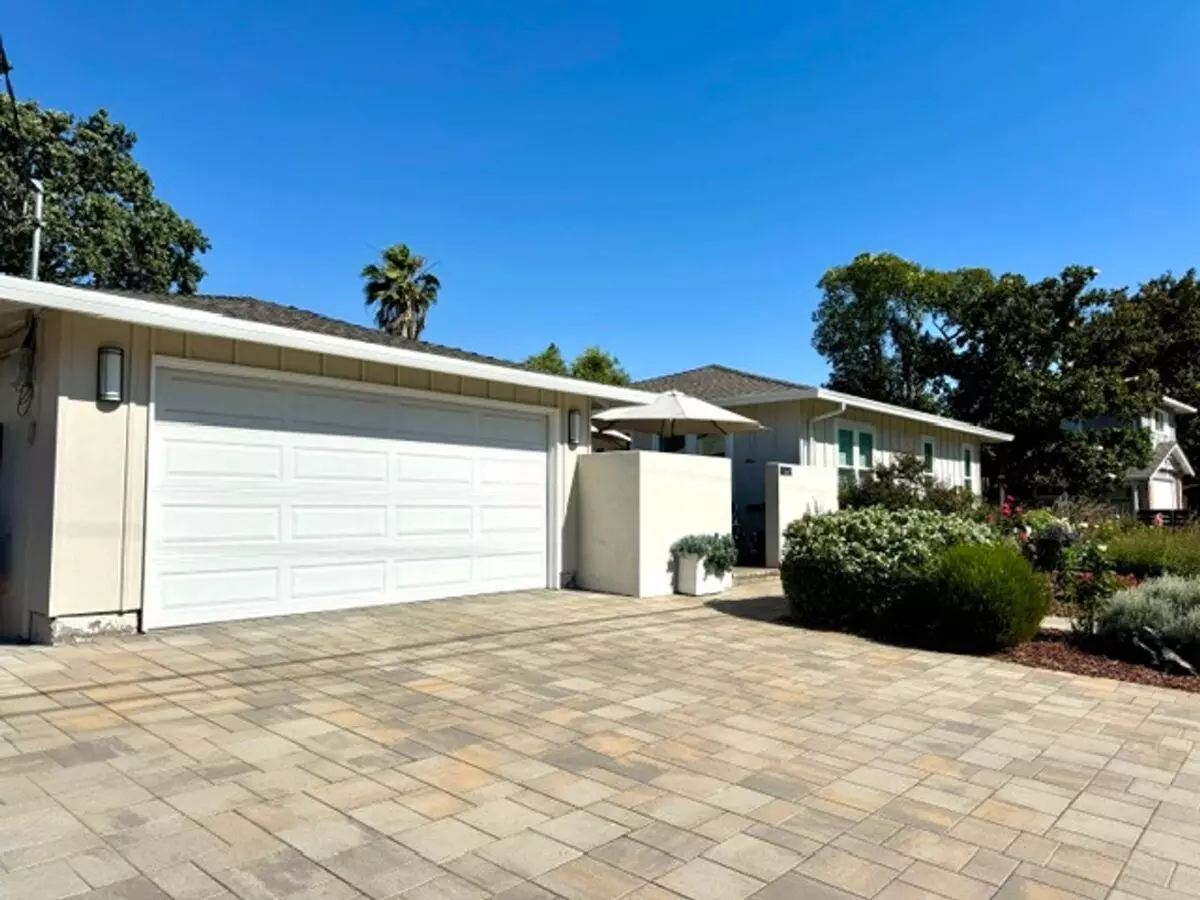 Beautiful 3 Bedroom, 2 Bath Single Level Home In The Woodlands-walnut Creek photo 2