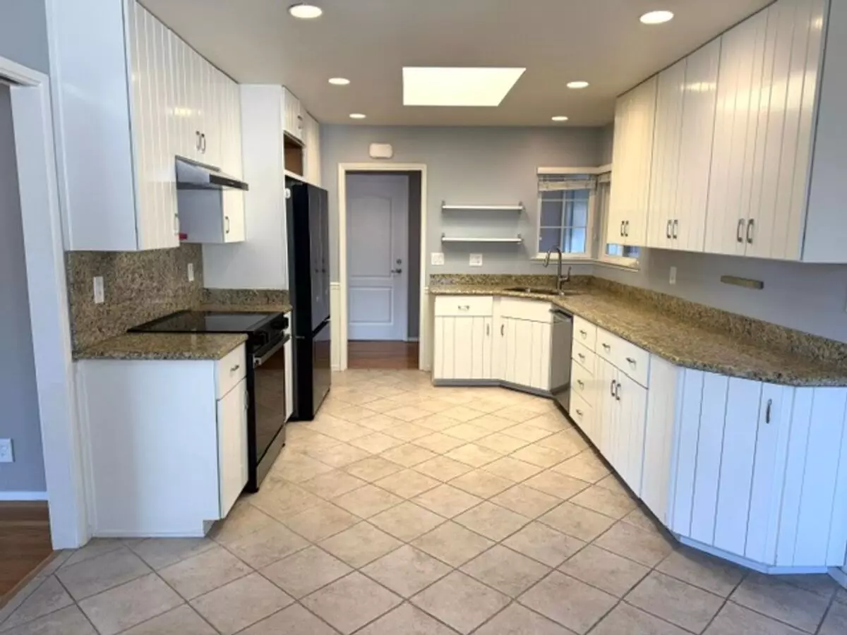 Beautiful 3 Bedroom, 2 Bath Single Level Home In The Woodlands-walnut Creek photo 3