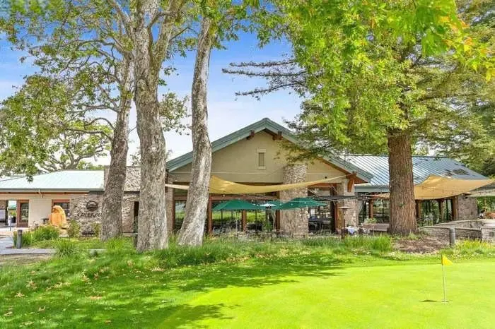 Charming Single-story Home With Private Yard In Walnut Creek Location photo 3