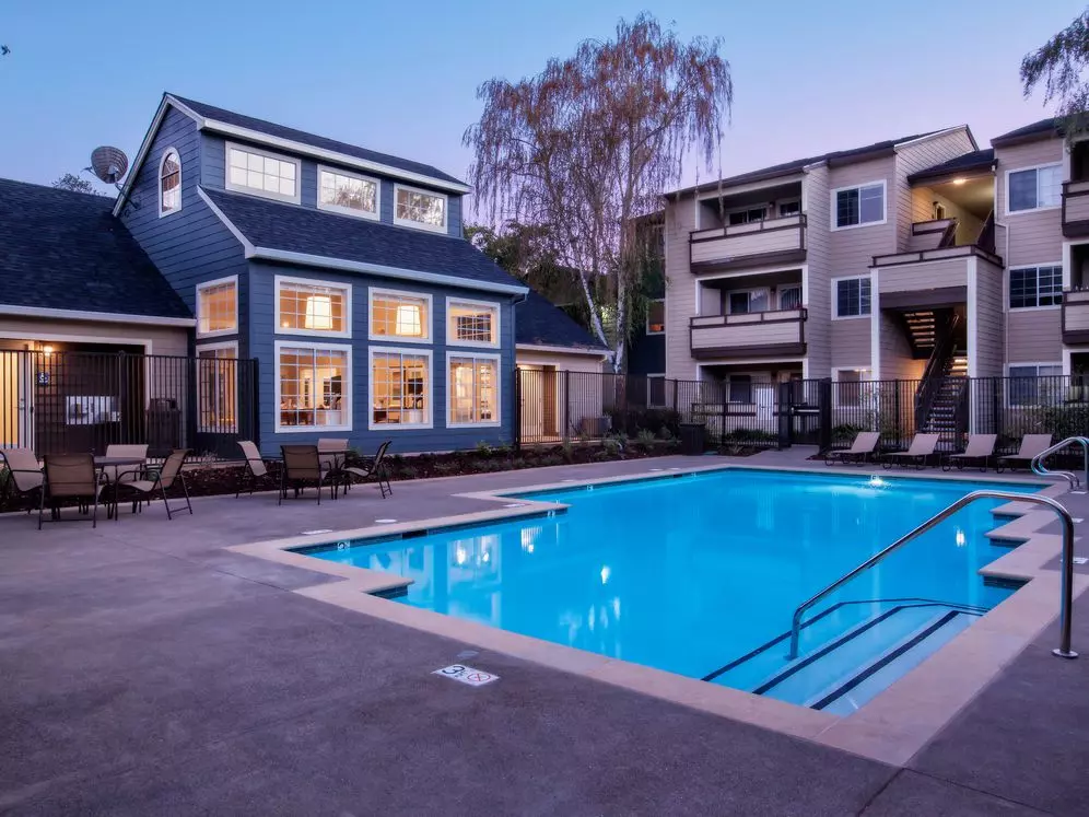 eaves Walnut Creek photo 5